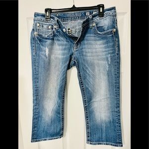 Women’s Miss Me Capri’s